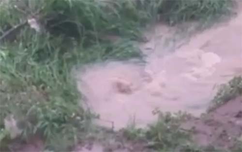 Adolescente 'sugada' por bueiro na parte alta de Maceió é resgatada em estado grave