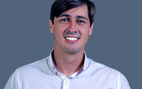 Residência do prefeito Bueno Higino é alvo de atentado à bala em Coité do Noia