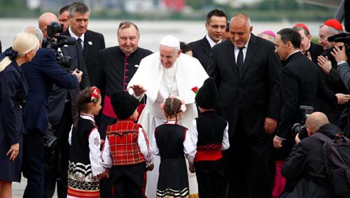 Na Bulgária, papa diz que despovoamento do país pode ser revolvido com chegada de migrantes