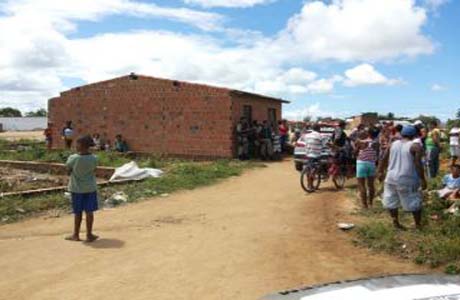 Corpo de mulher é encontrado por populares no Conjunto Frei Damião