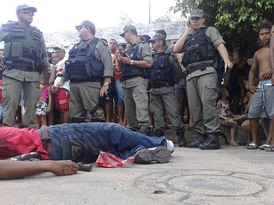 Homicídios em vários bairros marcam a véspera da Copa