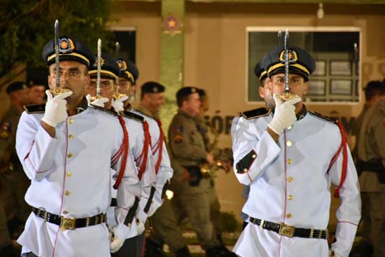 PMAL realiza formatura e entrega do ‘Espadim Tiradentes’ aos cadetes do CFO