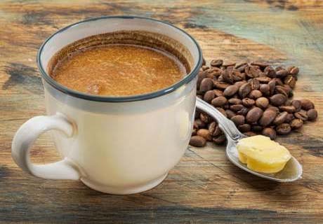 Misturar manteiga no café aumenta energia e perda de caloria