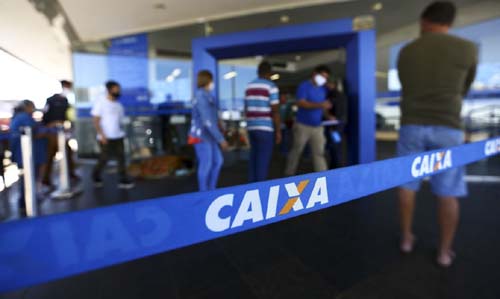 Caixa abre 772 agências hoje para pagar saque emergencial do FGTS