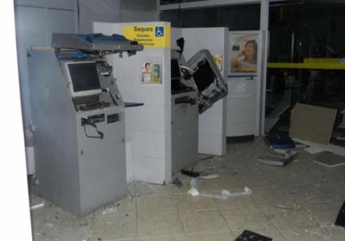 Bando explode caixas eletrônicos do Banco do Brasil de Maravilha
