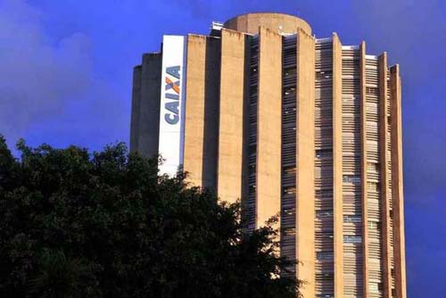 Para não ferir editais de concursos, Caixa recua da jornada de oito horas