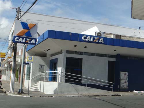 Saque de auxílio emergencial começa a ser liberado