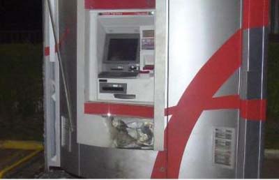 Bandidos explodem caixa eletrônico em Maribondo