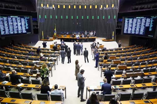 Câmara aprova prioridade para oito projetos relacionados à segurança pública em sessão decisiva