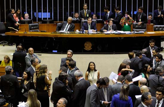 Plenário pode votar MPs que atendem reivindicações dos caminhoneiros