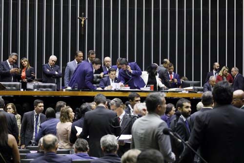 Acordo prevê votação de 11 vetos em sessão do Congresso na terça-feira