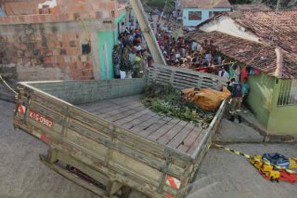 Caminhão desgovernado mata duas crianças em Maragogi