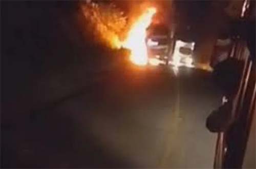 Caminhão carregado de cana pega fogo próximo à Usina Utinga Leão, em Rio Largo