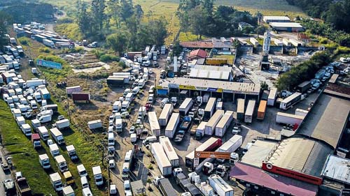 Caminhoneiros devem entrar em greve no dia 25 de julho, diz entidade