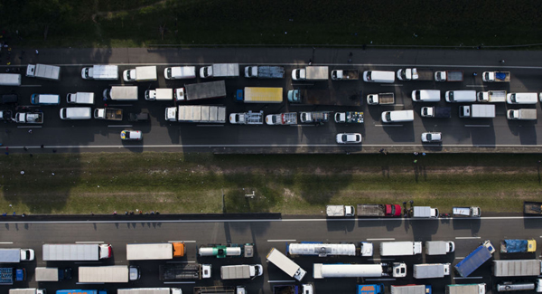 Tabela de frete não resolve problema dos caminhoneiros, diz representante da categoria