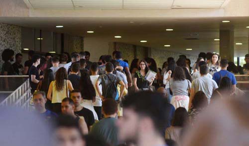 20 concursos públicos oferecem mais de 14.000 vagas abertas!