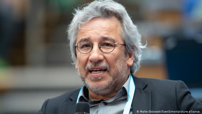 Turquia condena jornalista de oposição a 27 anos de prisão