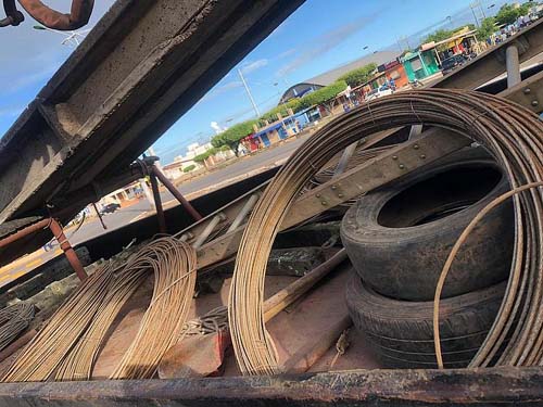 Dois homens são presos tentando furtar postes e 4,8km de cabo de alumínio