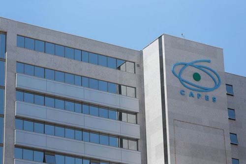 Comissão do Congresso autoriza pagamento de 60 mil bolsas da Capes