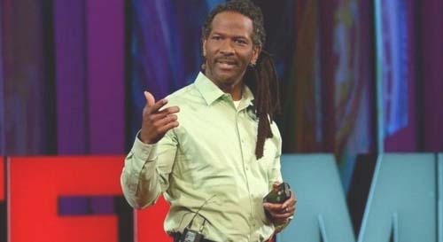 Álcool e cafeína são as drogas mais consumidas durante a pandemia, diz neurocientista Carl Hart