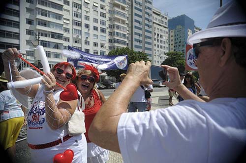 Carnaval vai render R$ 6,78 bilhões ao país, estima CNC