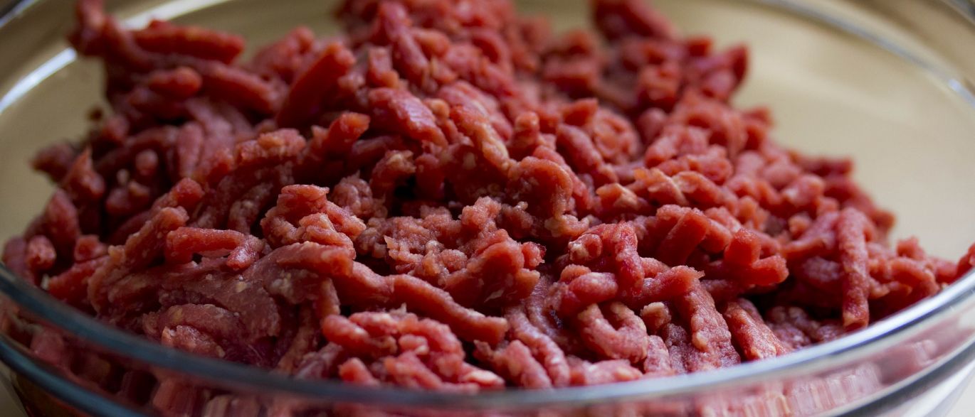 Carne estragada dificilmente causa câncer, dizem especialistas
