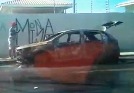 Corpo de Bombeiros apagam incêndios em veículos no Pontal e no Tabuleiro