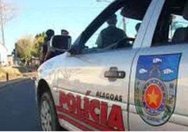 Homem é preso com drogas em Maceió após denúncia anônima