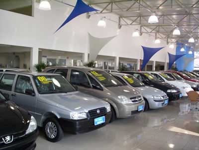 Calote na compra de carros bate recorde em abril