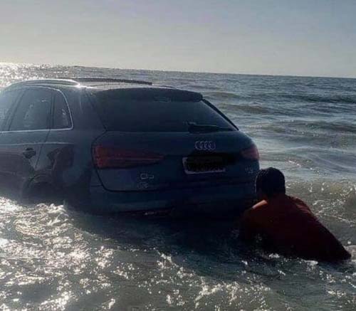 Moradores furam quarentena para fazer festa e maré leva carros de luxo