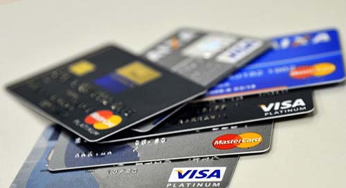 Cartão de crédito é opção de 62% da população para pagar contas