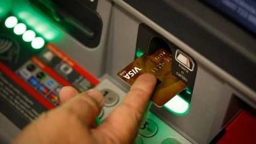 Fraudes com cartões de crédito e débito dobram; autoridades fazem alerta