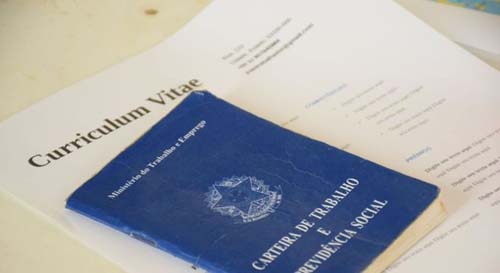 Governo prorroga por mais 2 meses suspensão e redução de salário