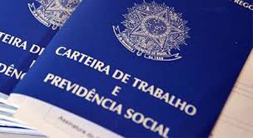 Desemprego no Brasil recua, mas ainda atinge 14,1 milhões, diz IBGE