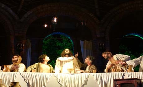 Última noite da Paixão de Cristo é assistida por mais de 8 mil pessoas