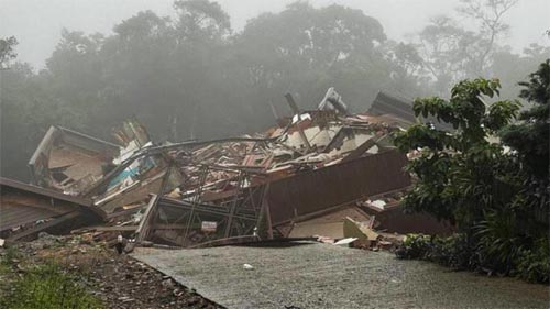 Prédio desaba em Gramado após rachaduras surgirem no solo