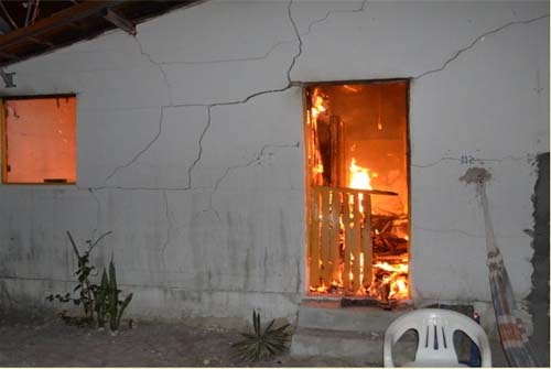 Inconformado com separação, militar reformado ateia fogo na própria casa em Penedo 