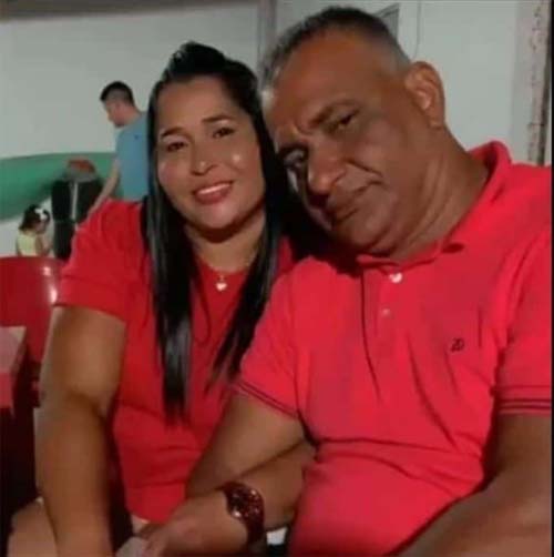 Casal morre após caminhão capotar na BR-104