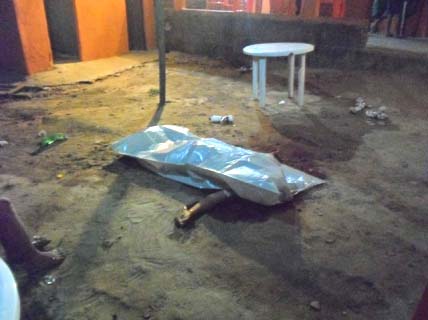 Homem e mulher são mortos dentro de bar em Arapiraca 