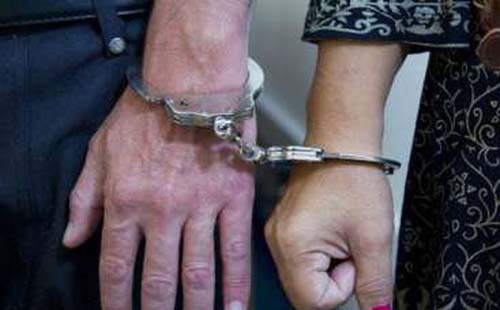 Casal é preso em Atalaia acusado de roubo em uma fazenda de Cajueiro