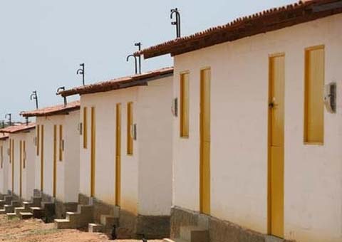Prefeituras podem atrasar entrega de casas da reconstrução