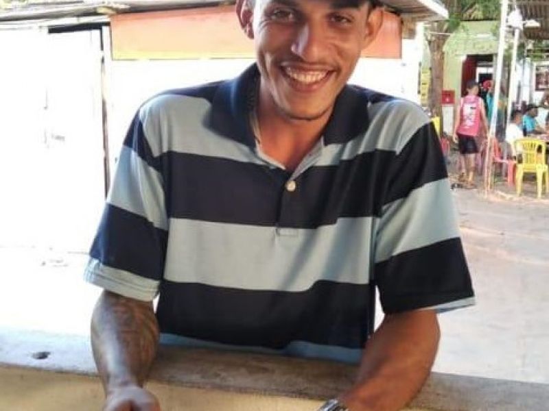 Jovem de 26 anos morre após ser baleado dentro de sua própria residência em Penedo