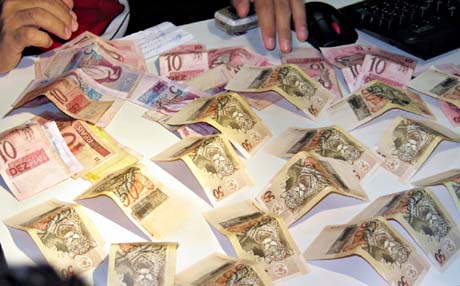 Homem é preso com mais de R$ 400 em cédulas falsas em Maceió, AL