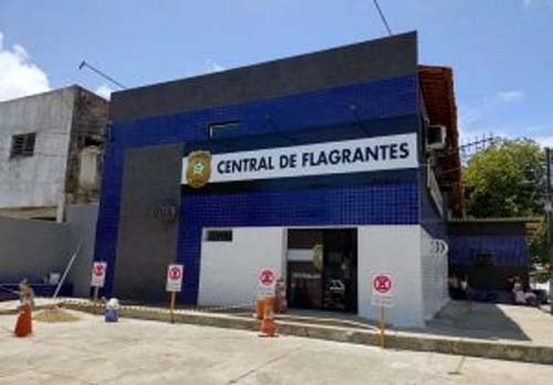 Homem é preso com 5 kg de maconha dentro de carro no bairro do Feitosa