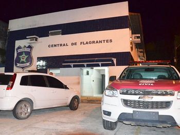 Suspeitos de roubar carro na parte alta de Maceió são presos após trocar tiros com a polícia