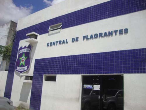 Mulher é presa com mais de 300 comprimidos Rohypnol no Benedito Bentes, em Maceió 