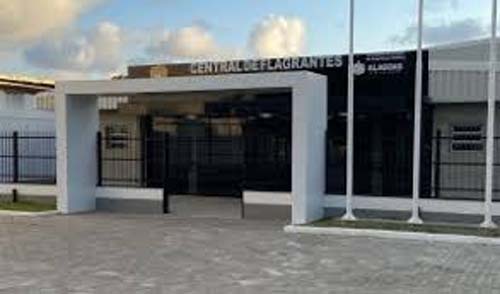 Mulher é detida por furto de R$ 2.240 em brinquedos em Maceió