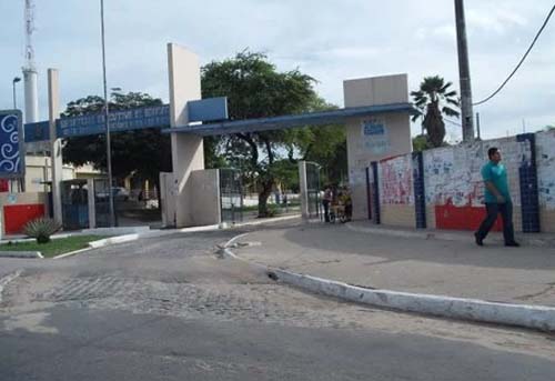 Suspeito de tráfico de drogas é preso após perseguição na Av. Fernandes Lima