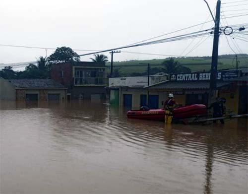 Mais de 400 família em Atalaia ficam desalojadas após por causa de fortes chuvas