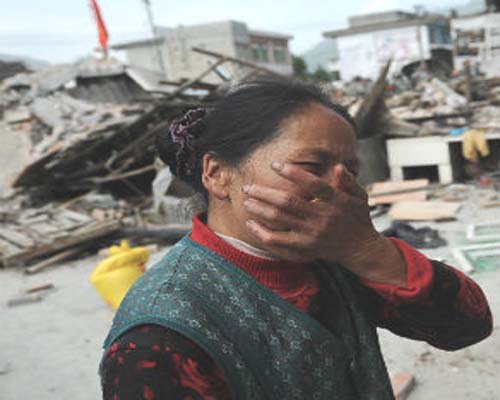 Terremoto de magnitude 7 mata 156 região central da China